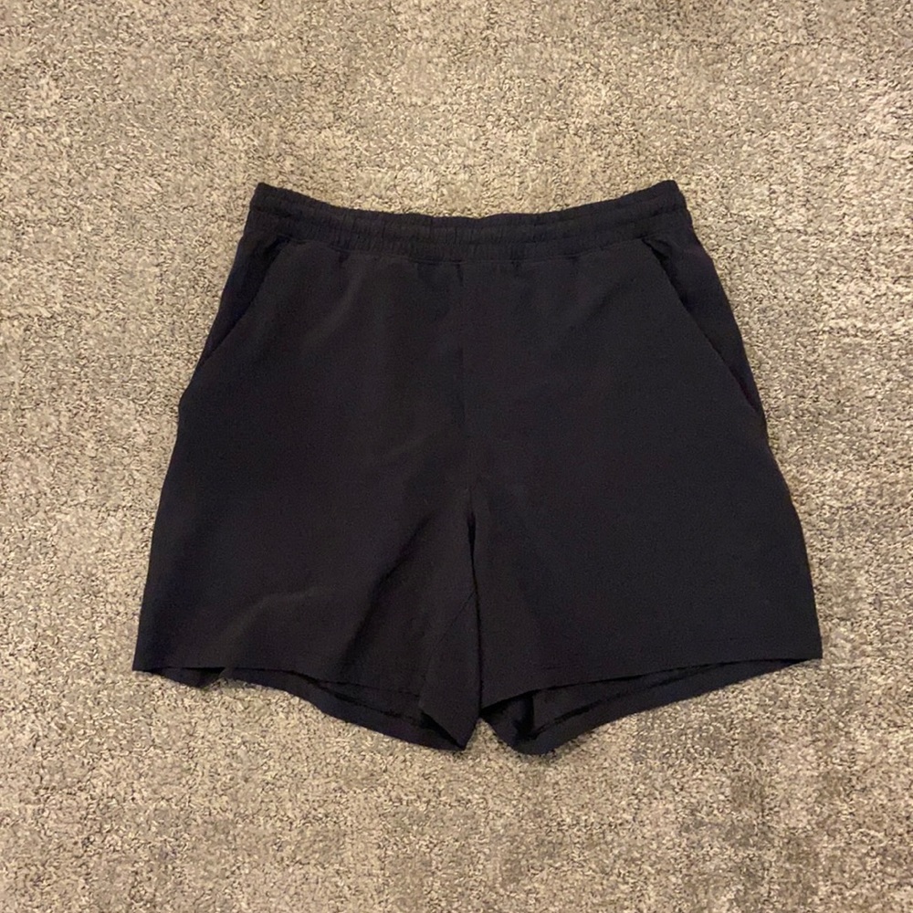 Lululemon 5” Athletic shorts (black)